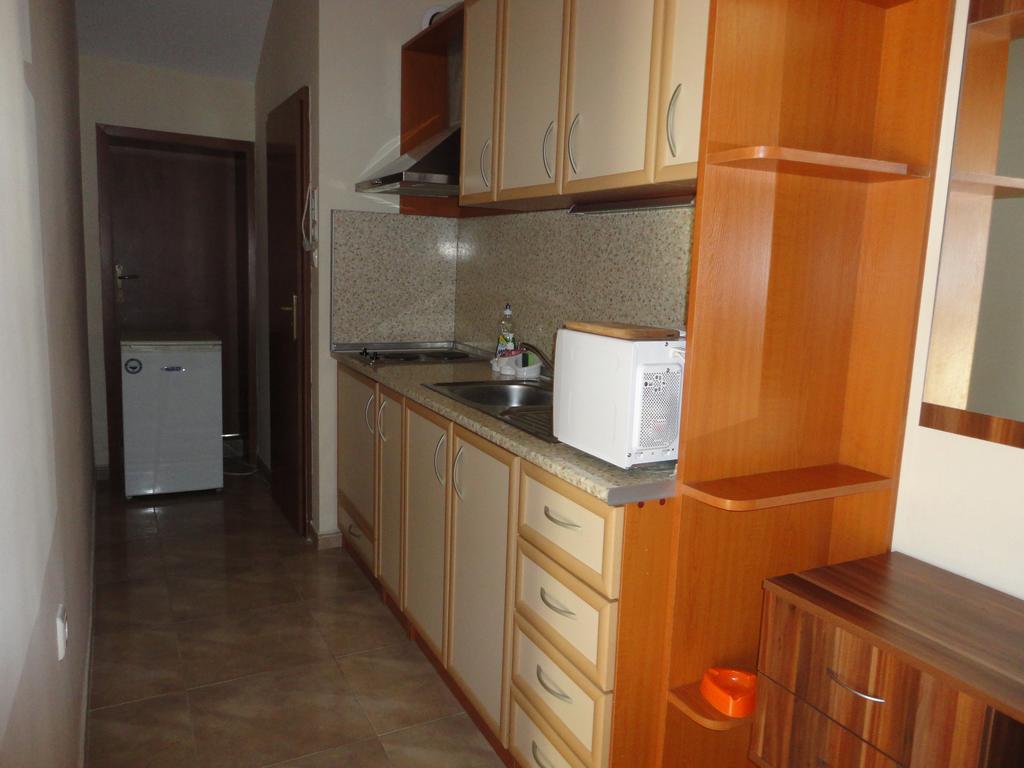 Tashevi Apartments Pomorie Eksteriør billede