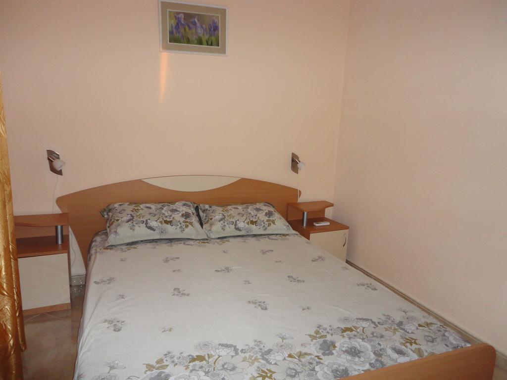Tashevi Apartments Pomorie Eksteriør billede