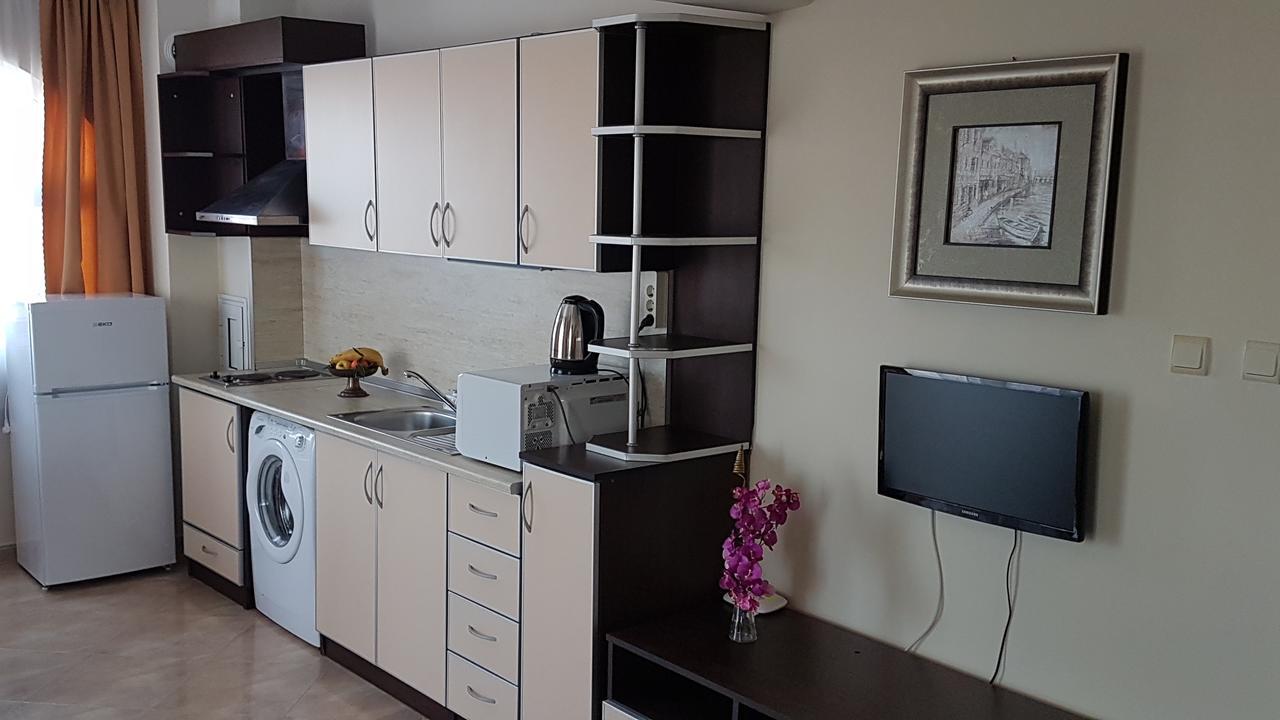 Tashevi Apartments Pomorie Eksteriør billede