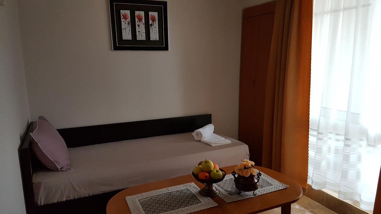 Tashevi Apartments Pomorie Eksteriør billede