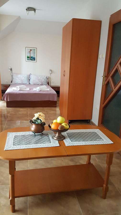 Tashevi Apartments Pomorie Eksteriør billede
